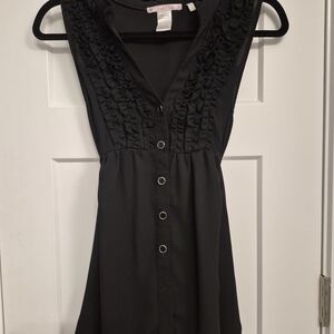 Free 2 Luv Large Black Sleeveless Blouse With Ruffles